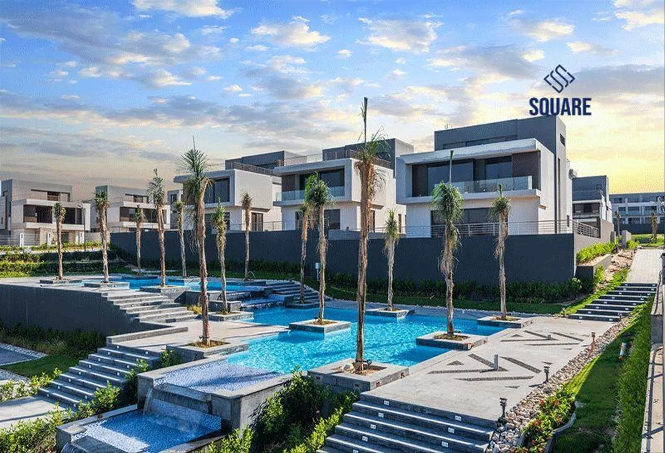 Sale in Patio Al Zahraa: Twinhouse in Patio La Vista next to Beverly Hills
