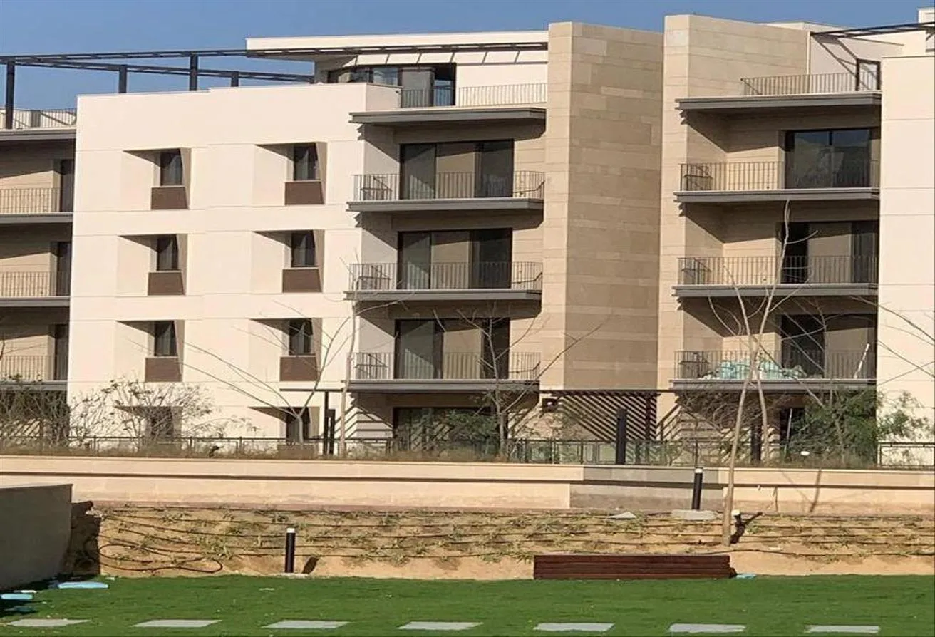 Sale in Six West: Apartment + Garden ready to move in Beverly Hills