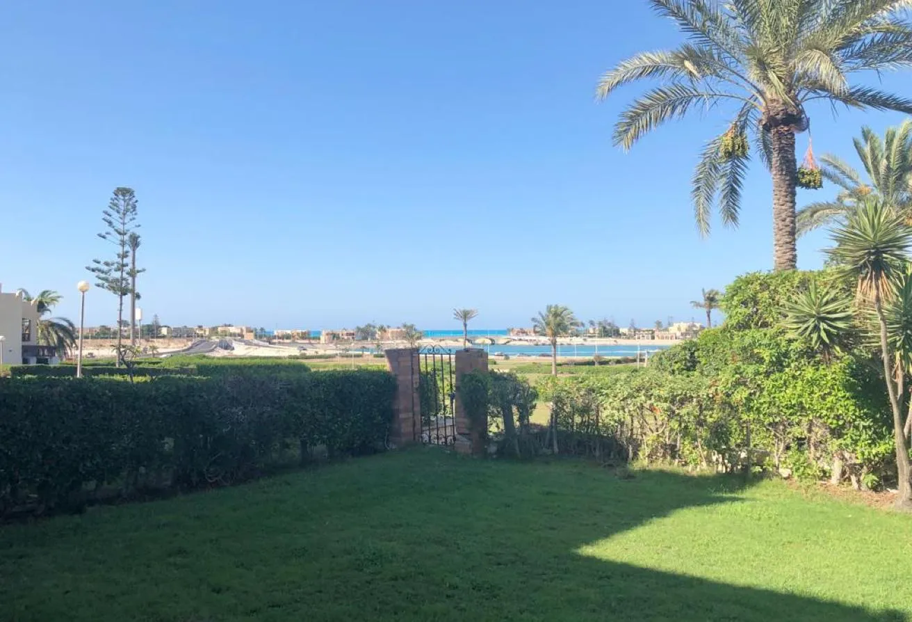 Rent in Marina 5: Rent a distinctive villa in Marina 5 overlooking t