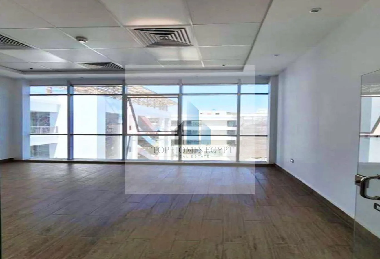 Sale in American University Housing District: Villa Valpatto is available at the American Univer