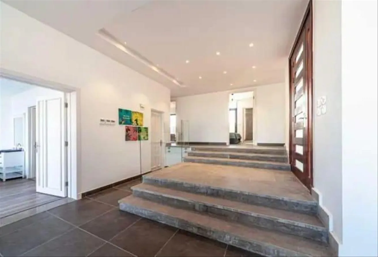 Sale in North Bay: Twin house finished with AC’s and kitchen in gouna