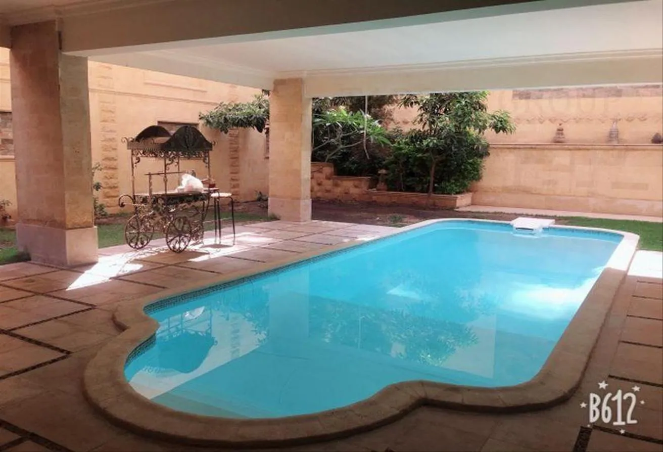 Rent in West Golf: Duplex /  For Rent / Private Pool /  West Golf