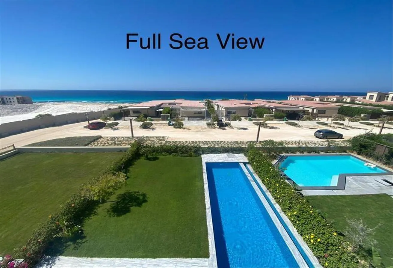Sale in Caesar: فيلا بحمام سباحه على البحر للبيع بقرية سيزر الساحل