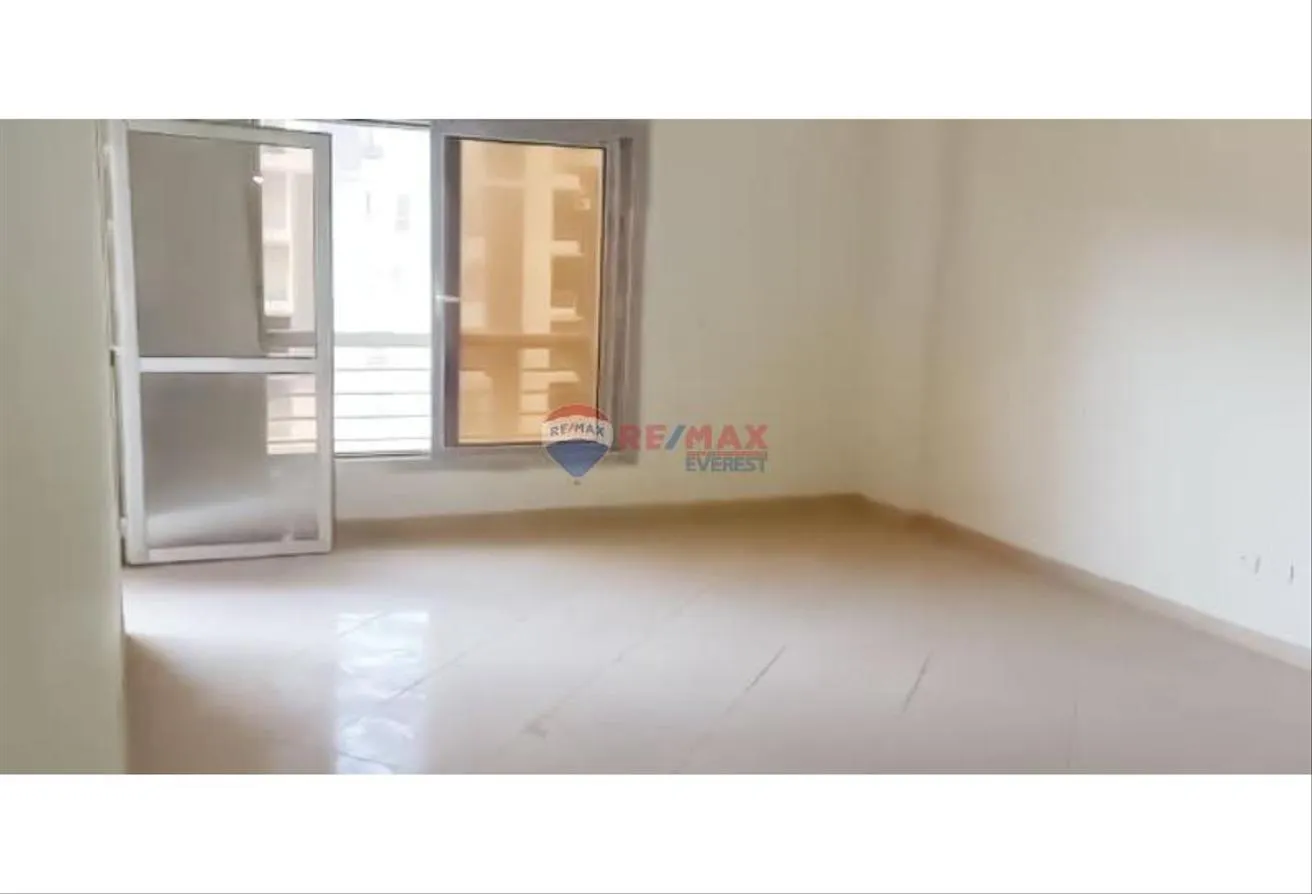 Sale in 16th District: شقه اول سكن باميز لوكيشن بالشيخ زايد واستلام فوري