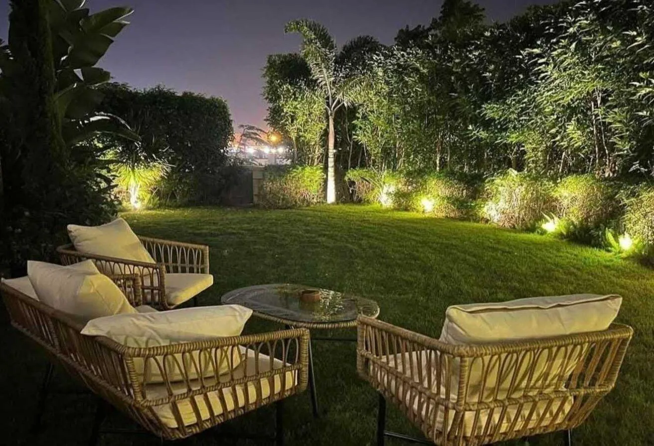 Sale in Alma: Live now in old Zayed near Americana plaza/ RTM