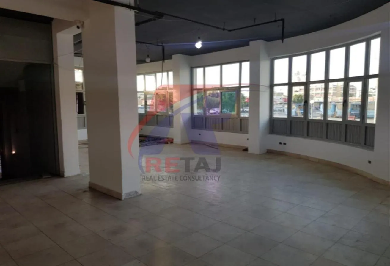 Rent in Mostafa Kamel Axis: **Commercial Mall for Rent in the First Settlement