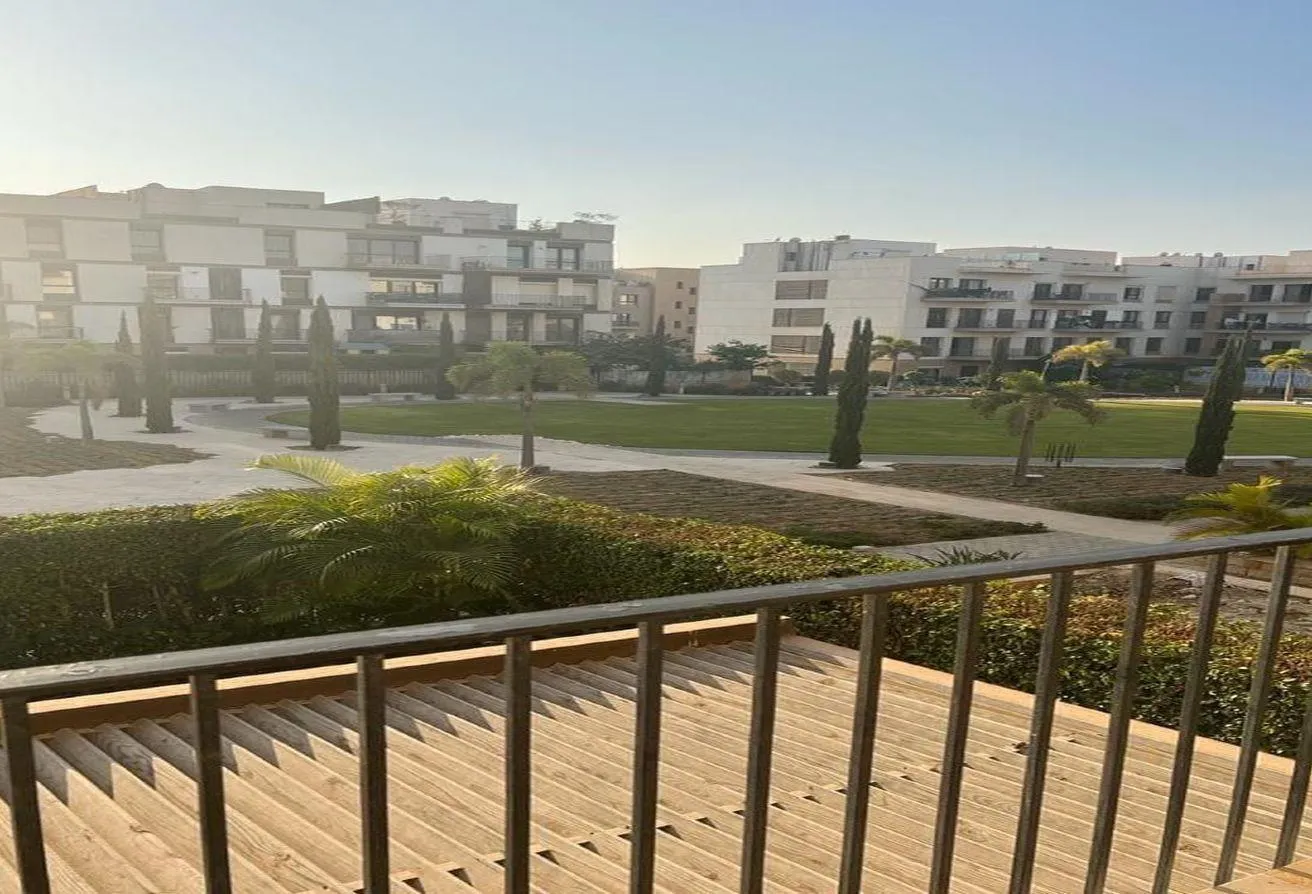 Sale in Six West: villa Immediate delivery in Sodic inst Over 6years