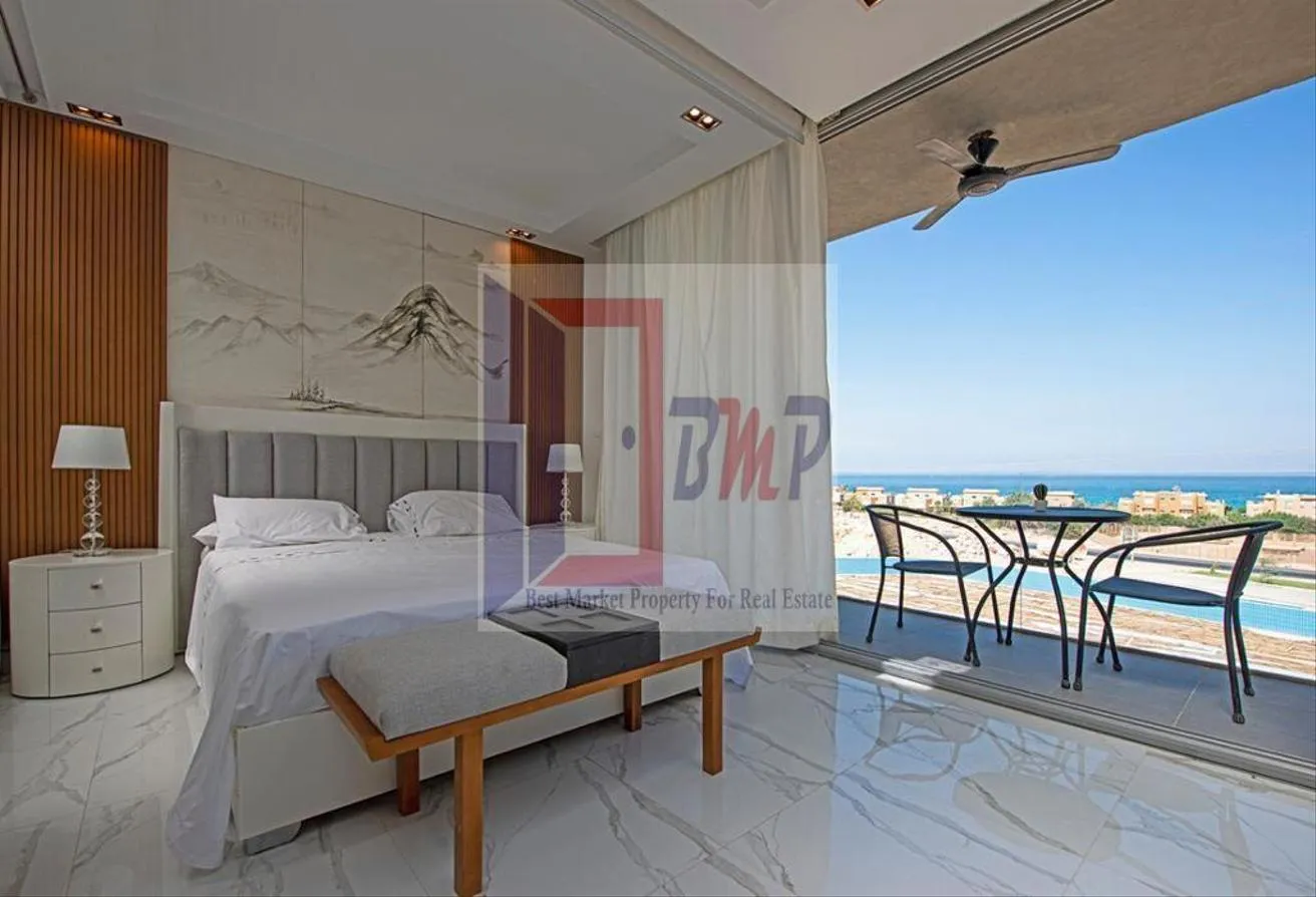 Sale in Ein Hills: شالية للبيع بقرية العين هيلزارضي مودرن بحمام سباحة