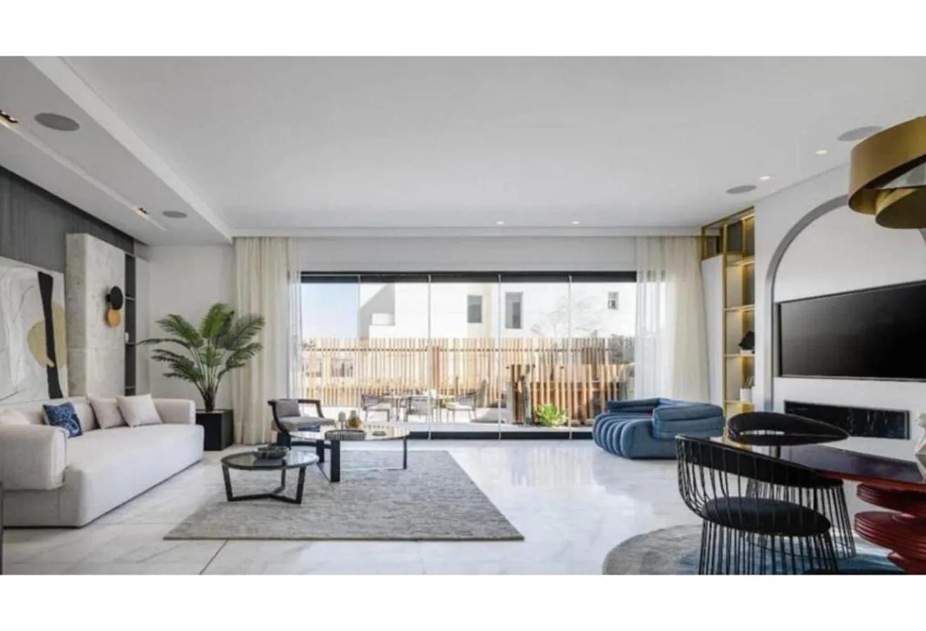 Sale in New Uptown October: فرصة مميزة ارض ناصية بحديقة للبيع حي آب تاون