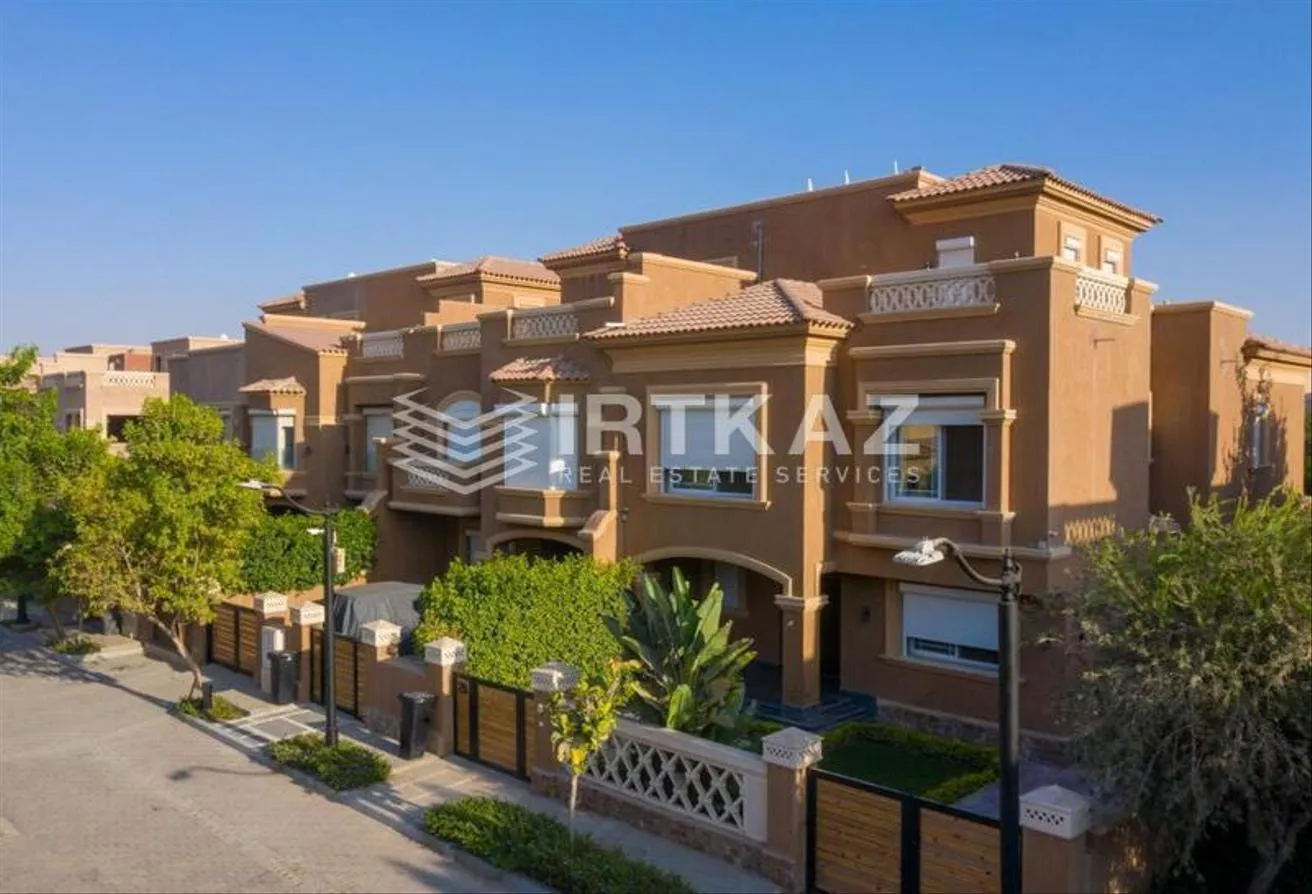 Sale in La Nuova Vista: Ready To Move Villa 385m Fully Finished With ACs