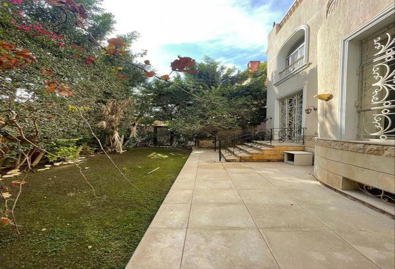 Sale in La Rosa: Townhouse in compound La Rosa next to garden 8   .