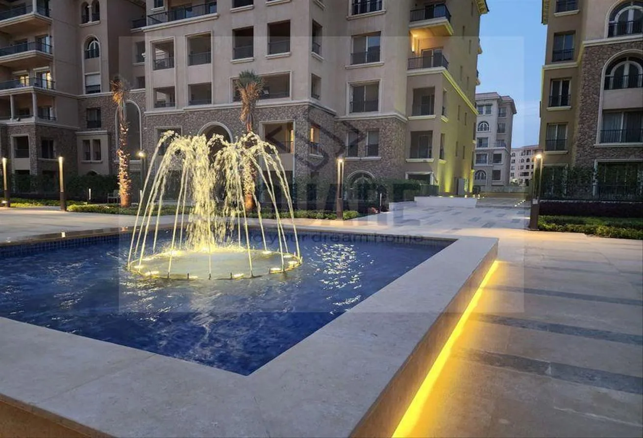 Sale in 90 Avenue: apart 205m  + 166m roof .. direct 90 south