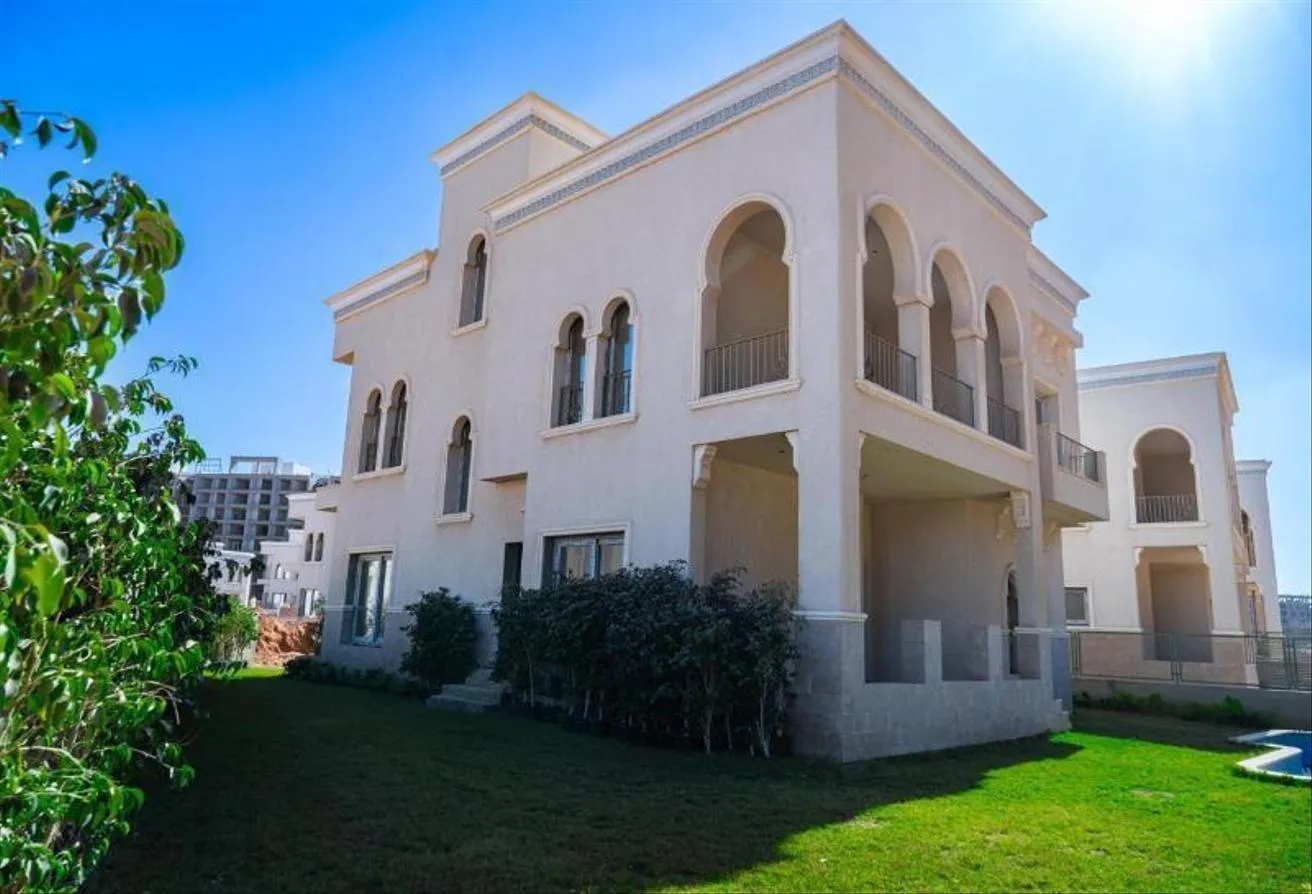البيع في لافيردى كاسيت: فيلا للبيع على النهر الأخضر ب3 مليون ومقدم 10% فقط 