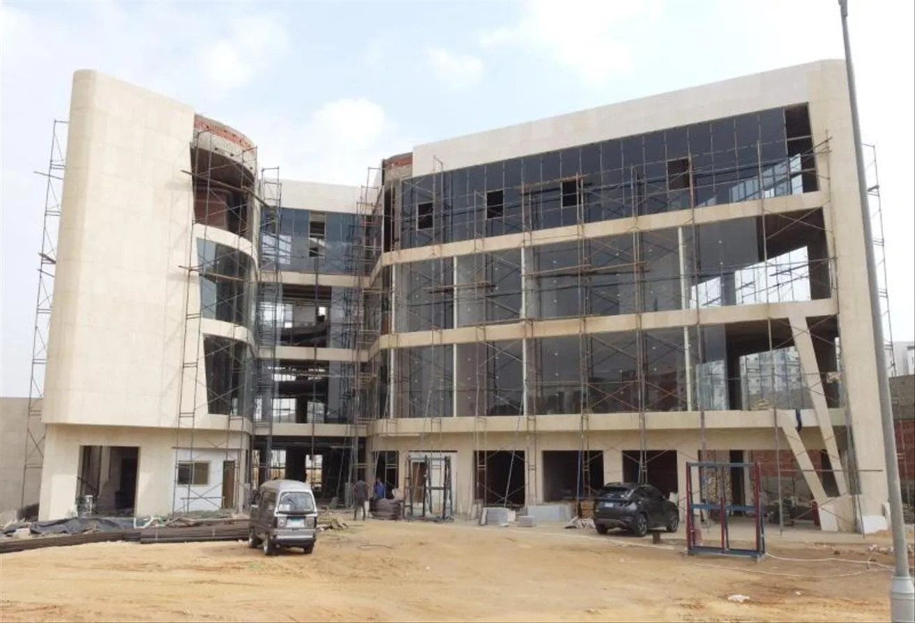 Sale in The Pier Mall: opportunity hypermarket 750m RTM in New capital !