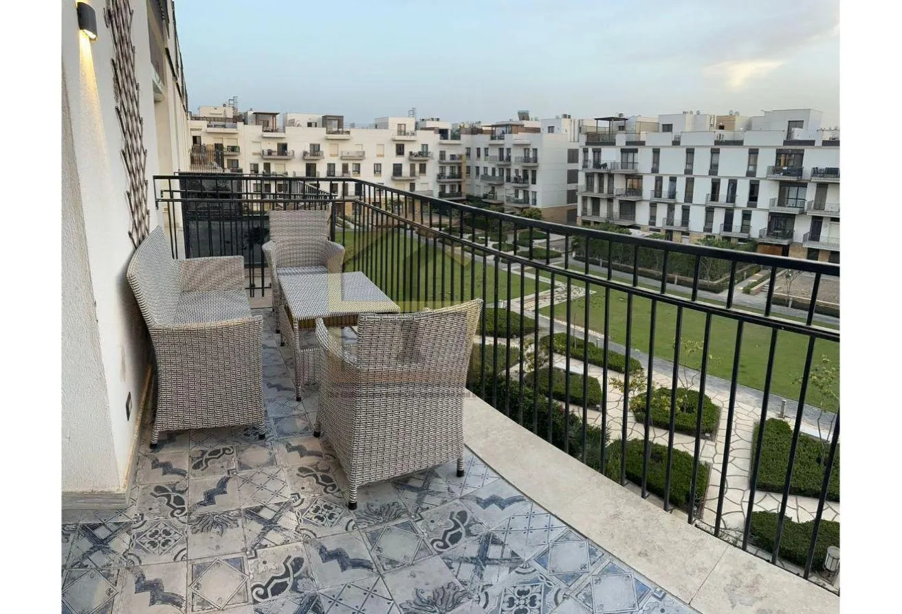 Sale in The Courtyards: For sale penthouse in Courtyard Beverly Hills