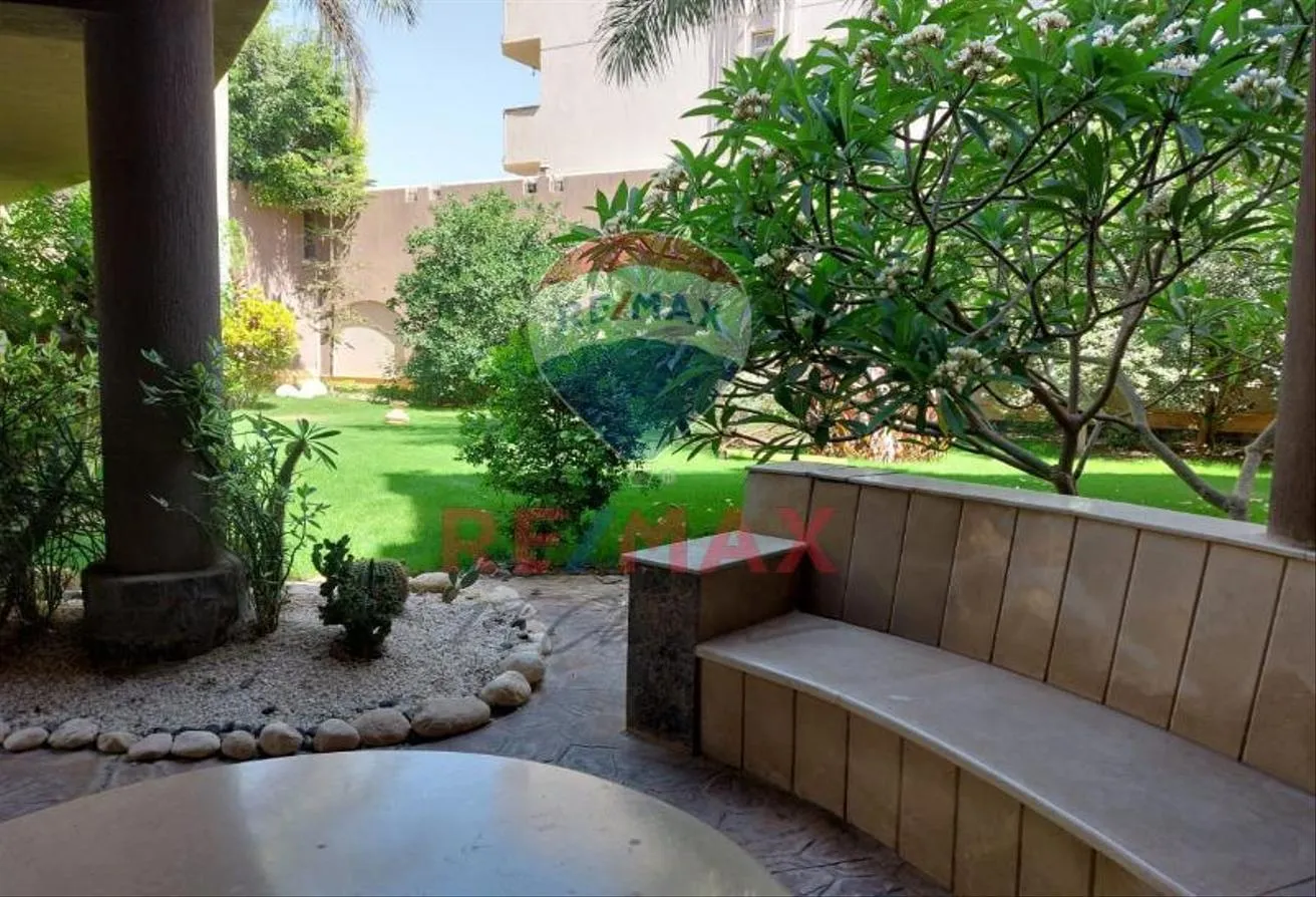 Sale in Loaloat Al Shorouk: فيلا عائلية يالشروق بمساحة رائعة