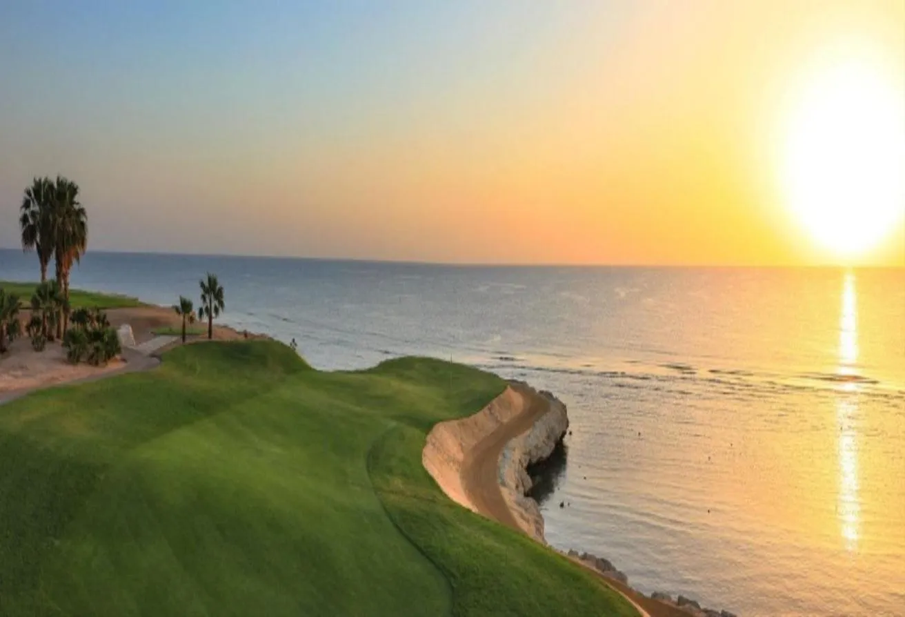 Sale in Reef Town: For sale 1bed overlooking golf in Soma Bay 10%DP.