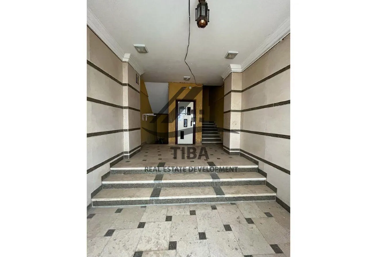 Sale in Al Fardous City: للبيع شقة 205م بمدينة الفردوس امام مول مصر