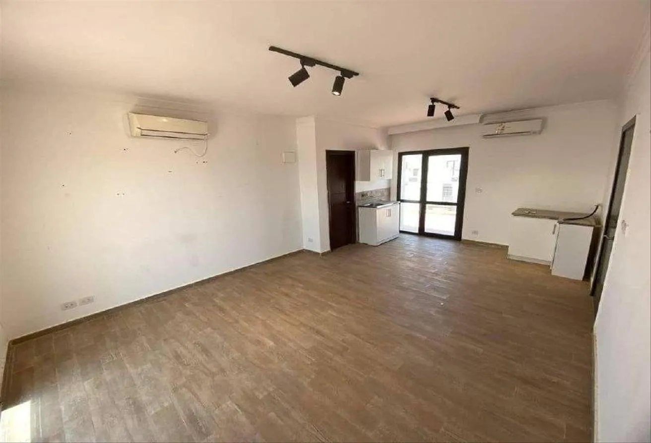 Rent in Westown: Westown, for rent, kitchen &amp; Ac's                .
