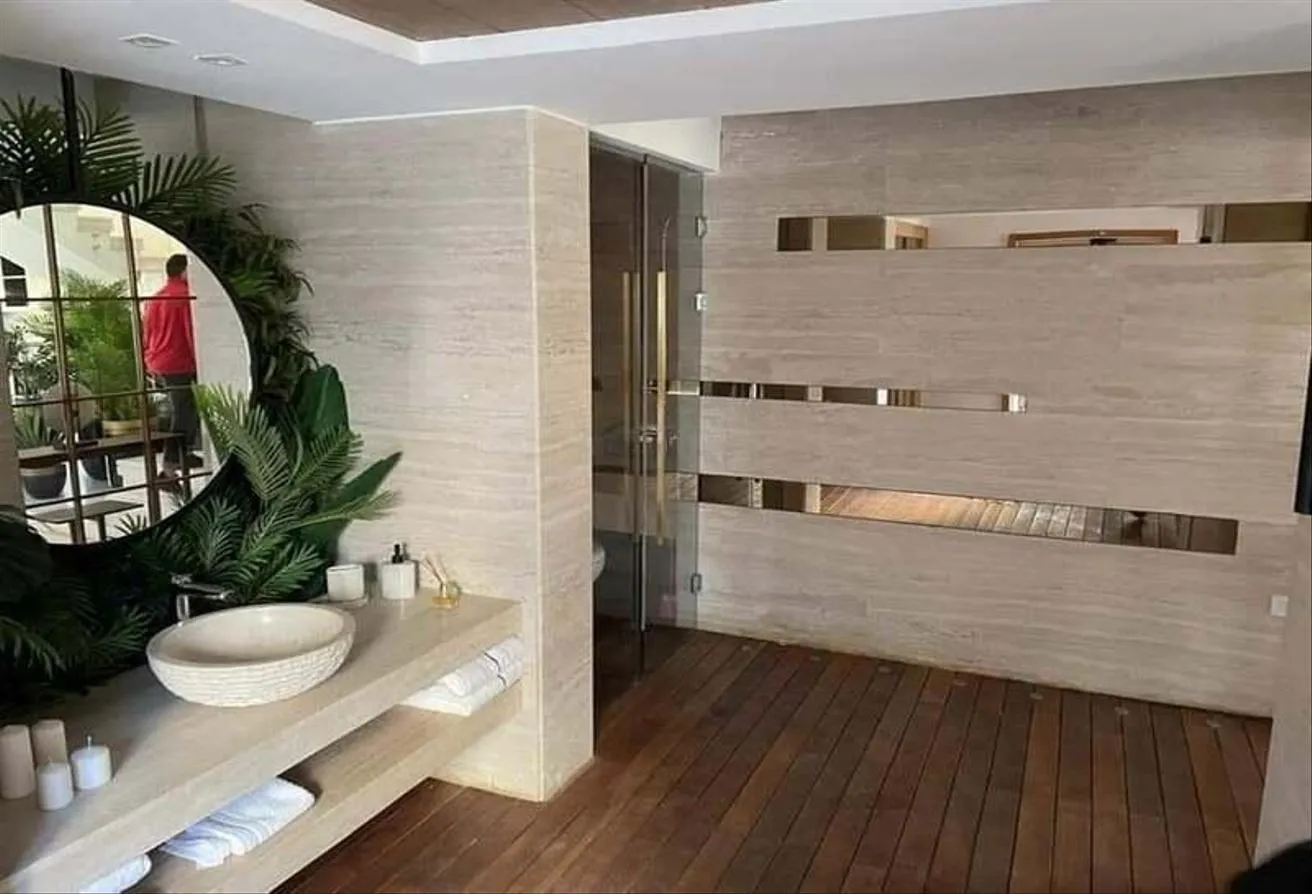 Gallery Image 7