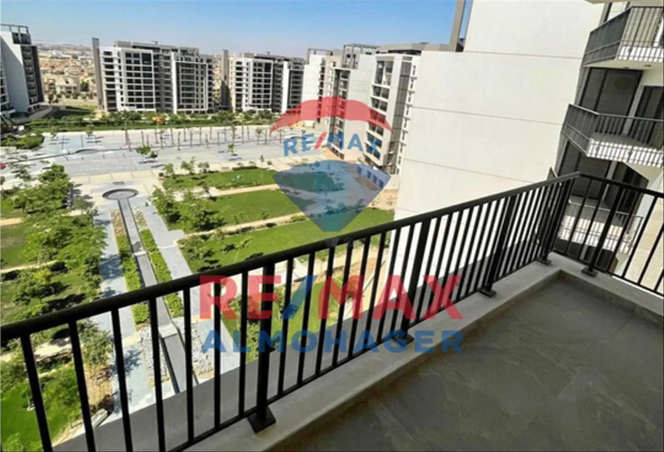 Sale in Zed Towers: Pay 35,000 EGP &amp; Own Studio Fully Finished