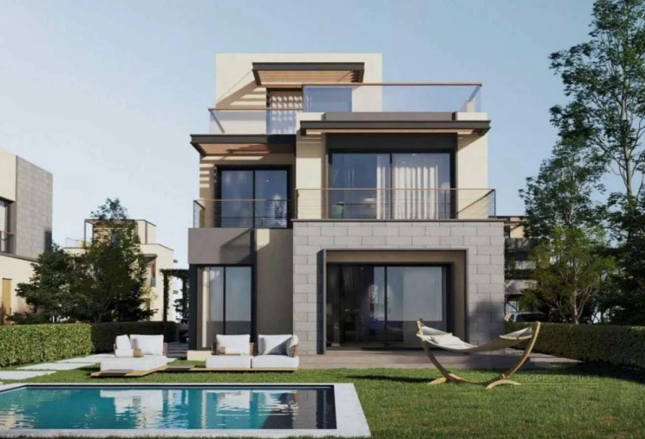 Sale in Garden Lakes: Standalone Villa 421m over 8y near Palm Hills