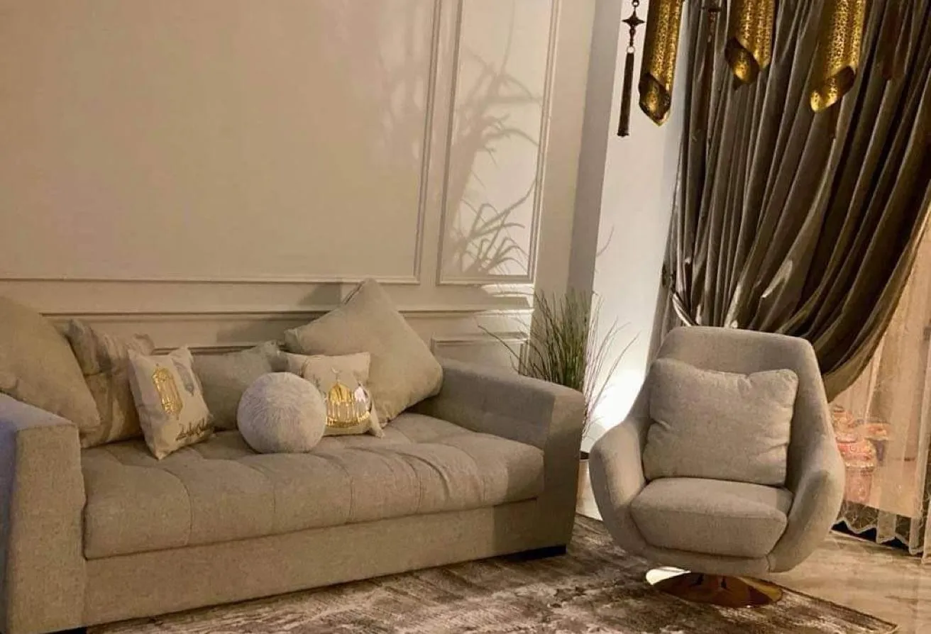 Sale in Midtown: In Midtown, a ground floor apartment for sale with