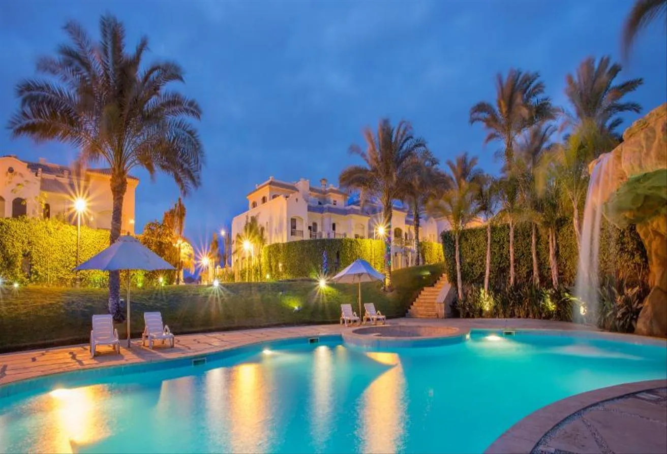 Sale in Al Patio 5: apartment 155m in LaVista Sola in front of Madinty