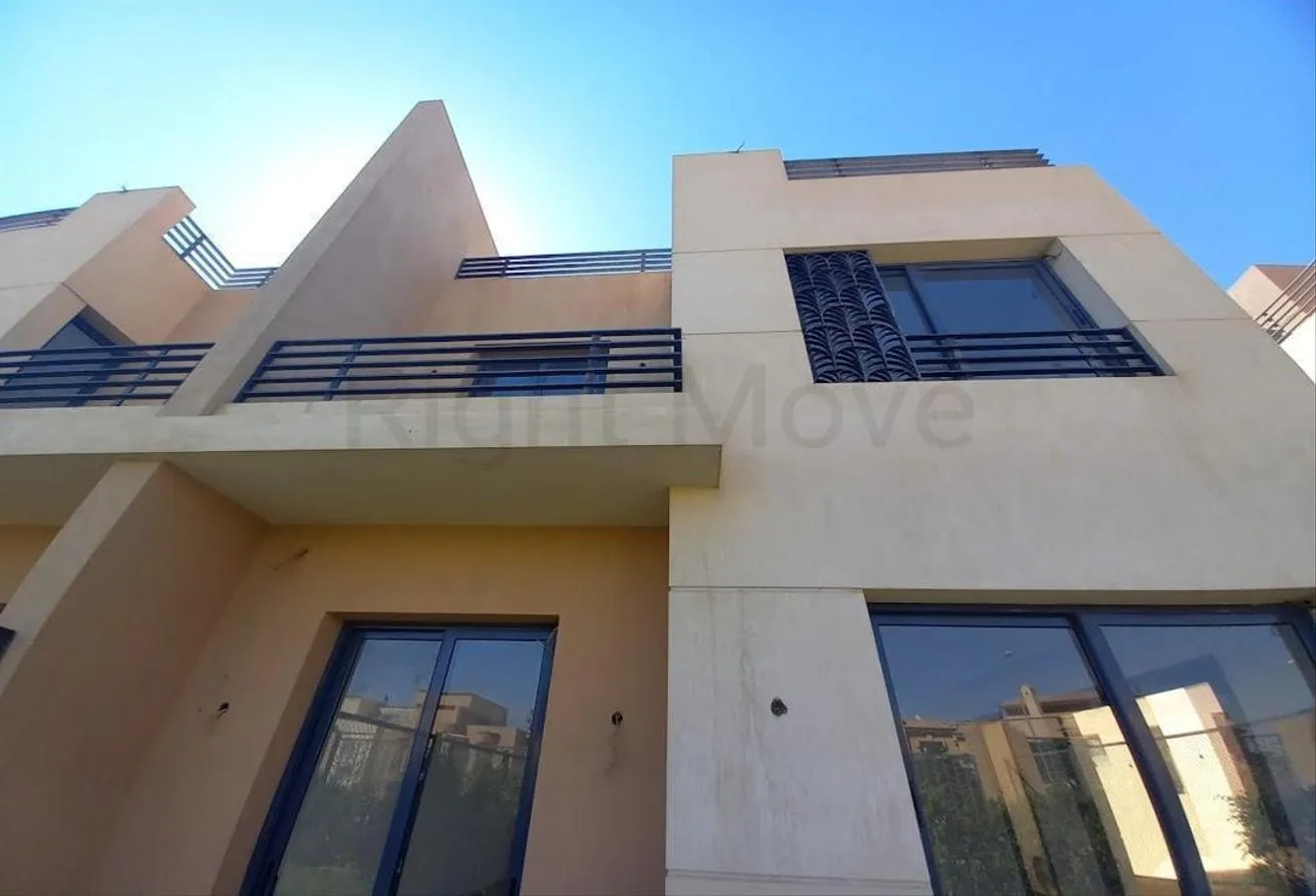 Sale in Alma: Ready to move Family House in Sheikh Zayed