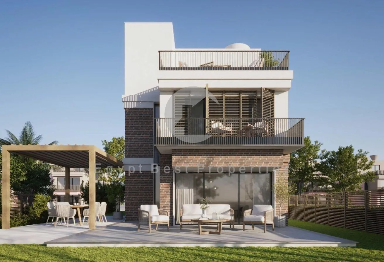 Sale in Bloomfields: Villa with Roof 5% Installment 10 Years Mostakbal