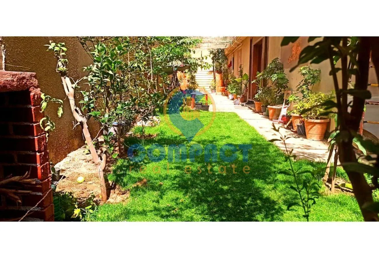 Sale in 5th District: Duplex 420 with a private garden of 250 m,a garage