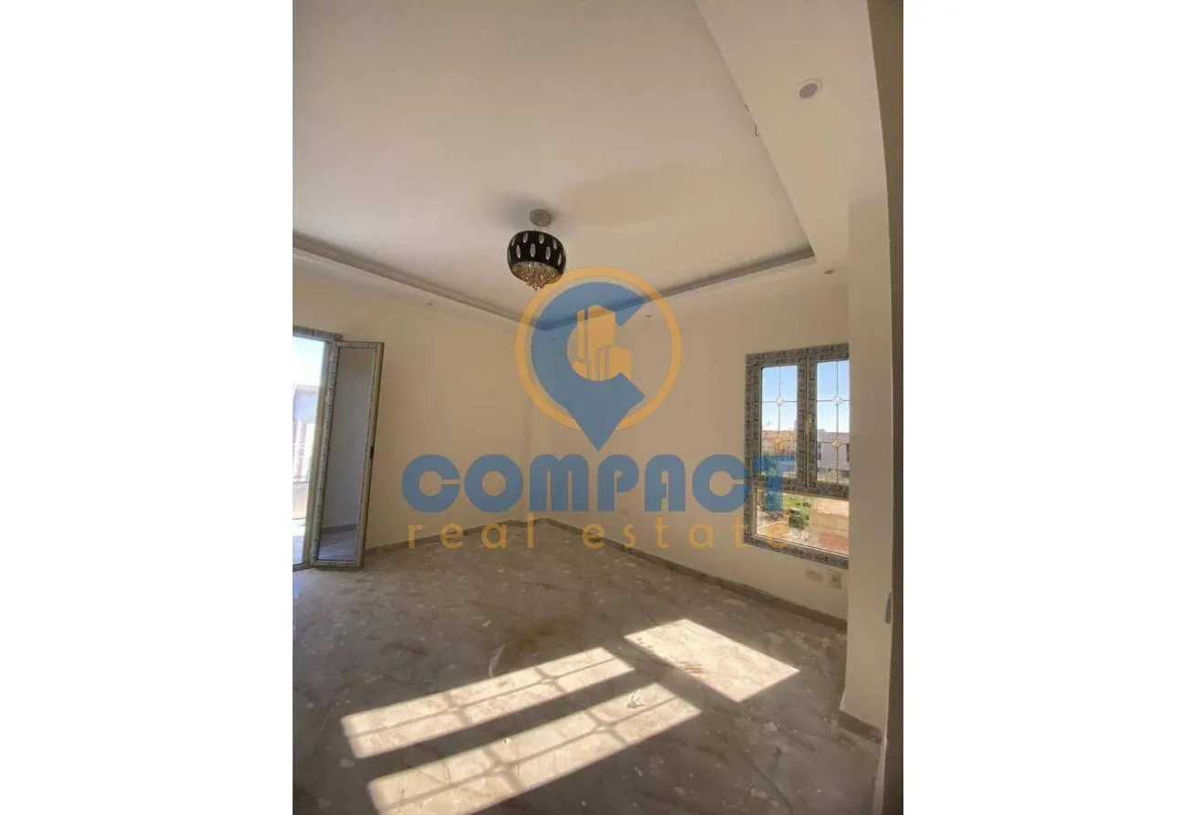 Rent in 8th District: روف للايجار داخل قصر بتراس واسانسير الحى 8 لقطه