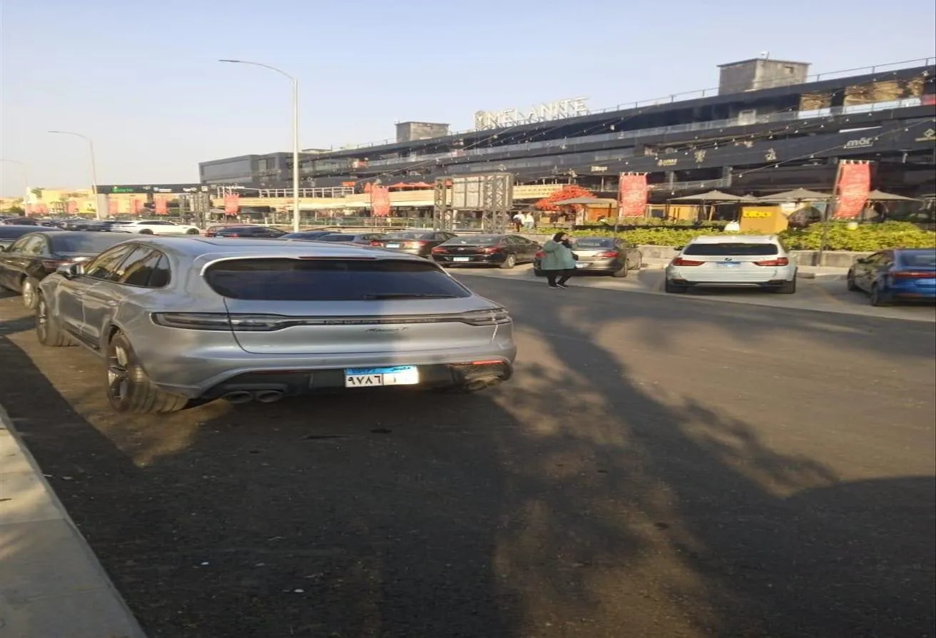 البيع في المنطقة السياحية الأولى: 6O Trst A Mall 