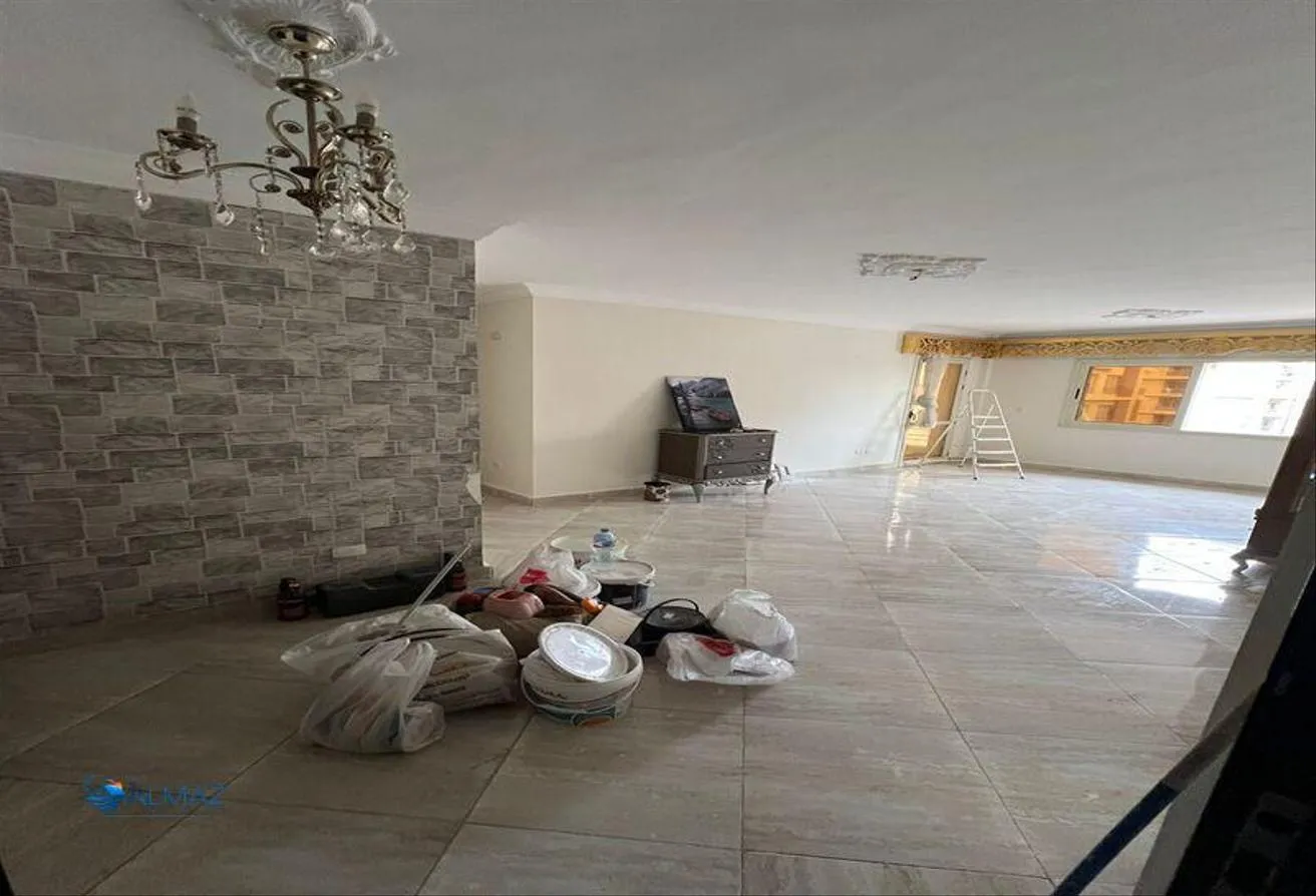Sale in El Koronfel: For sale, a 41-meter shop in New Mall - 15% DP