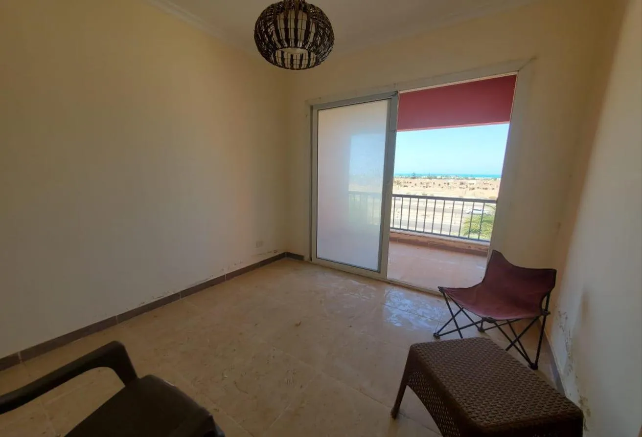 Sale in Baymount: chalet directly on the sea next to Marina Galala