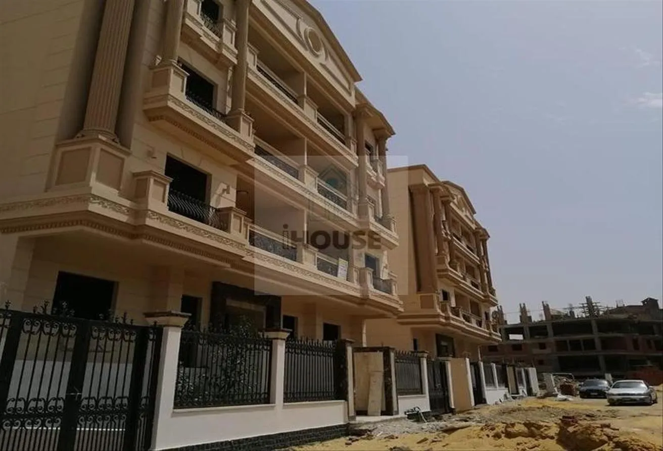 Rent in Beit Al Watan: شقة ايجار 250م كمبوند زايد هايتس مدخل زايد 3