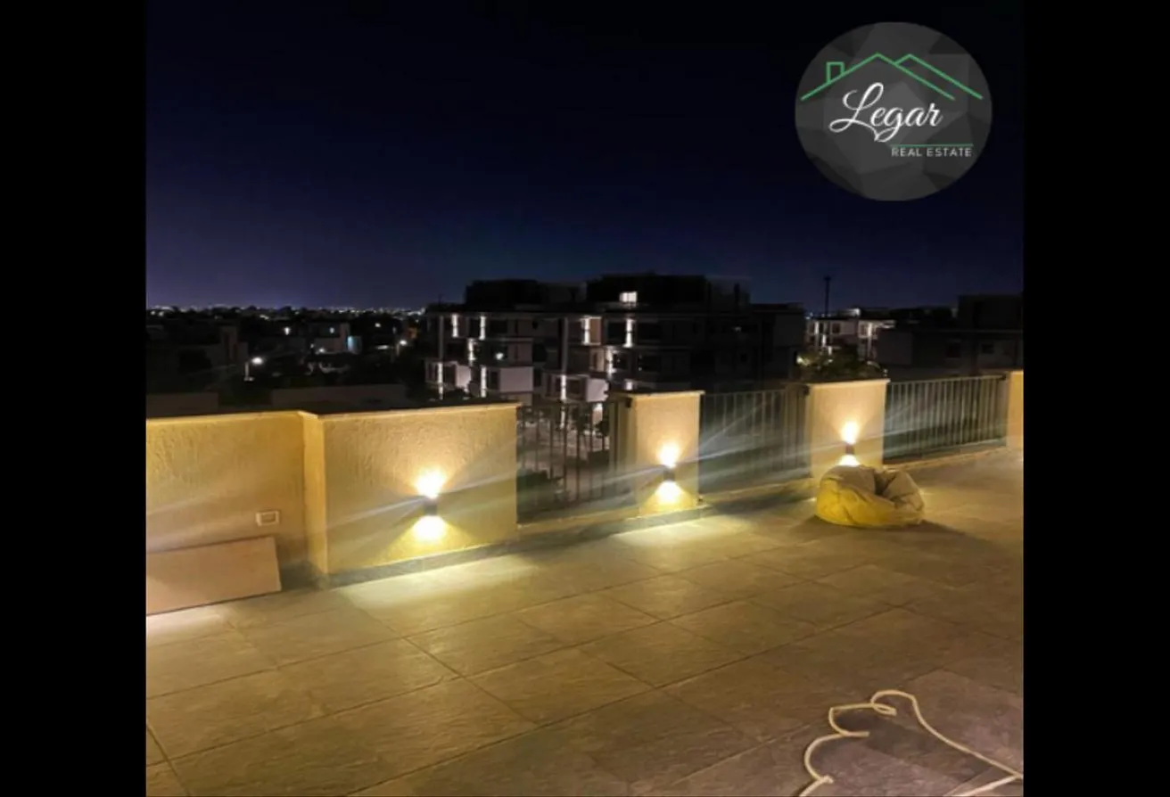 Rent in Westown: For Rent Furnished Studio west town 40m