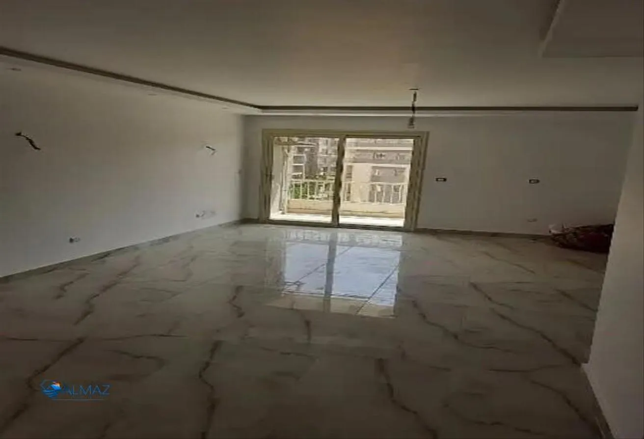 Rent in JAYD Residence: Studio for rent with kitchen in Jade Compound