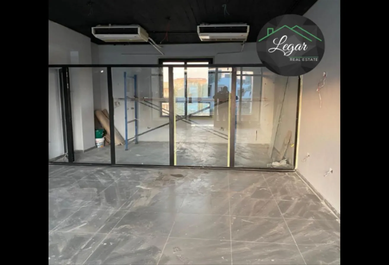 Rent in Al Khamayel city: شقة للايجار كمبوند الخمايل ارضى بحديقة تشطيب راق