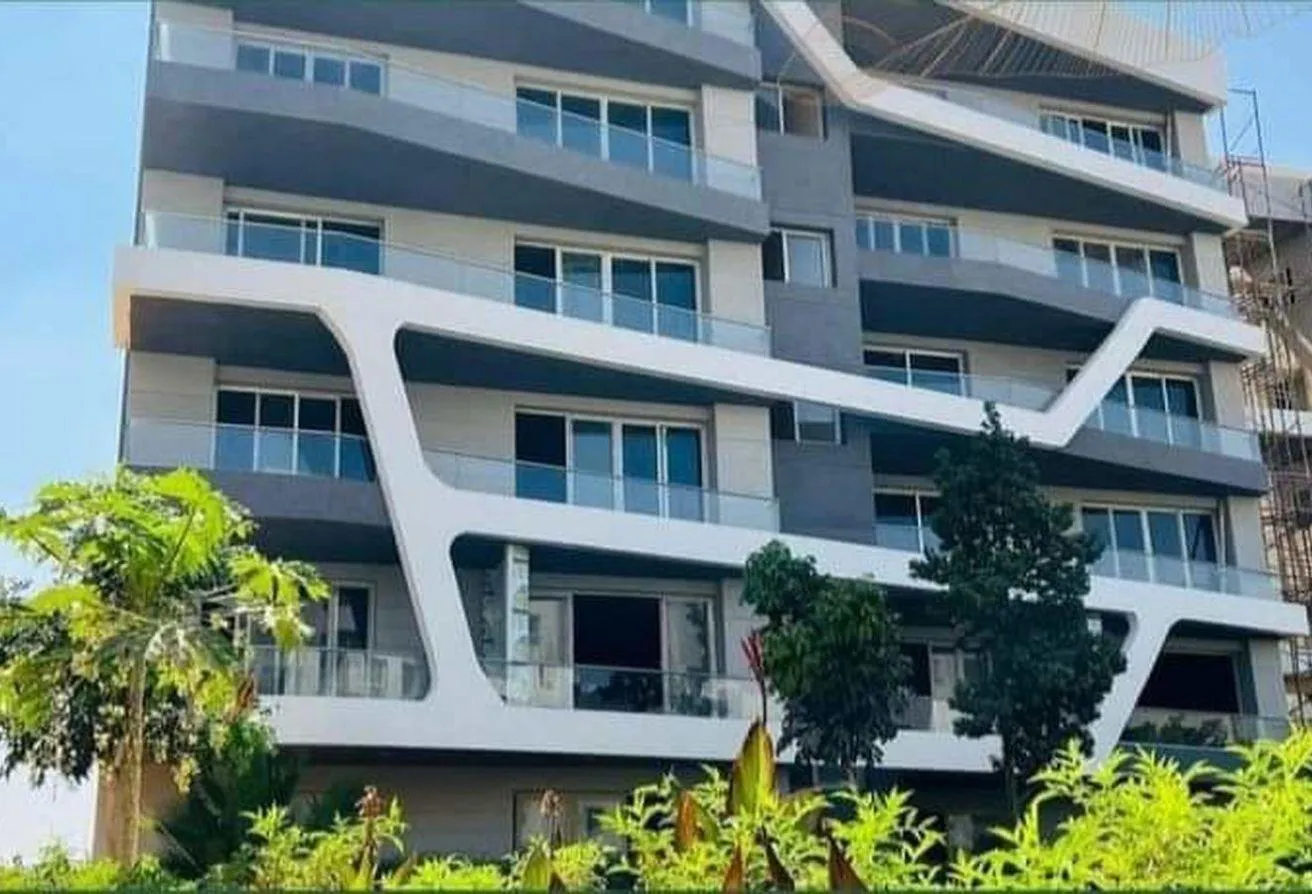 Sale in Zizinia Al Mostakbal: Apartment RTM  and installments over 8 years