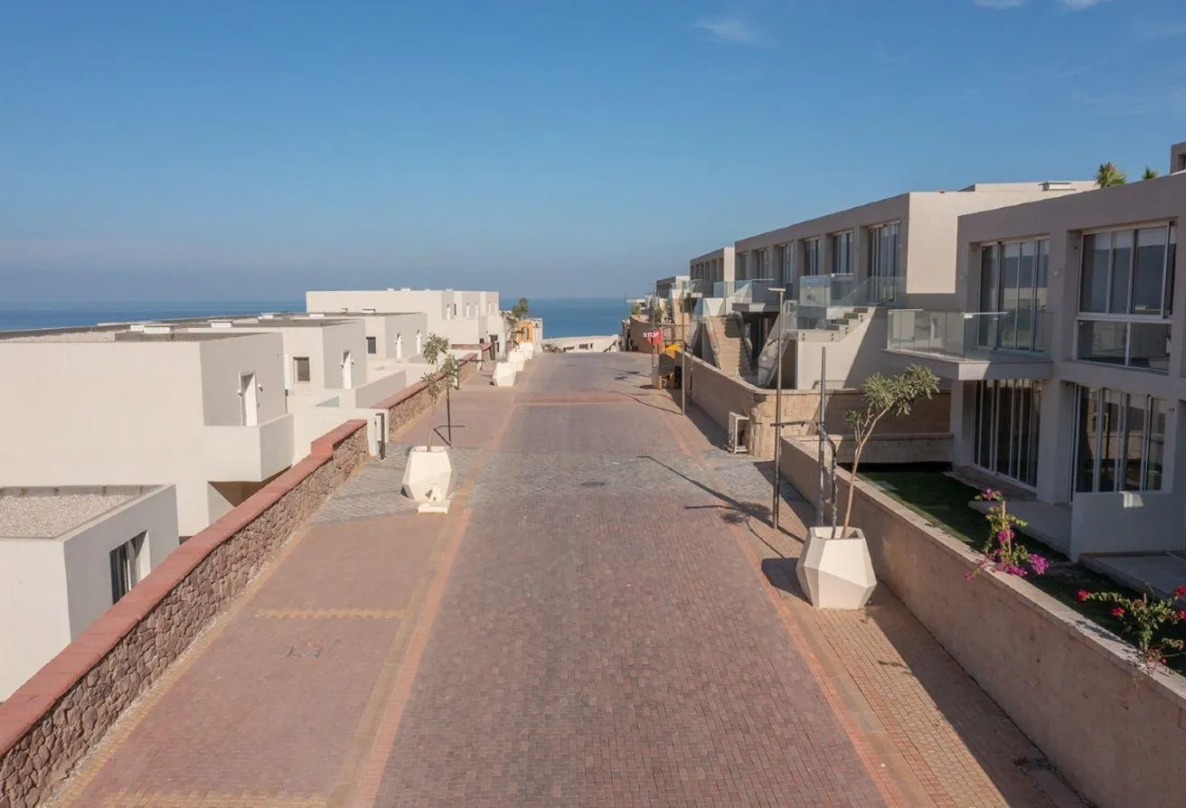 Sale in IL Monte Galala: Apartment overlooking the sea, finished with a /c