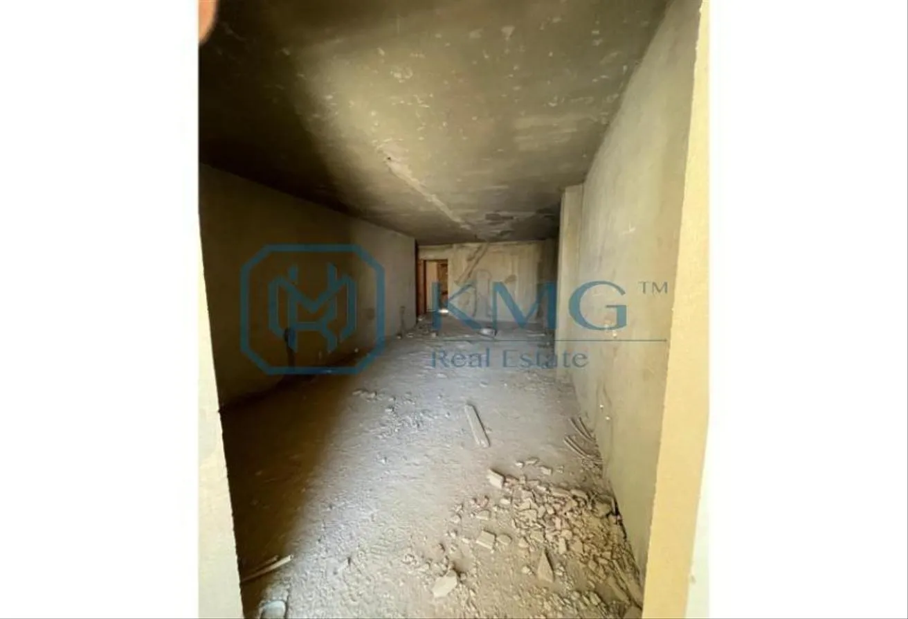 Sale in Talaat Harb Axis: فرصة شقة 300متر في فيلات التجمع الخامس