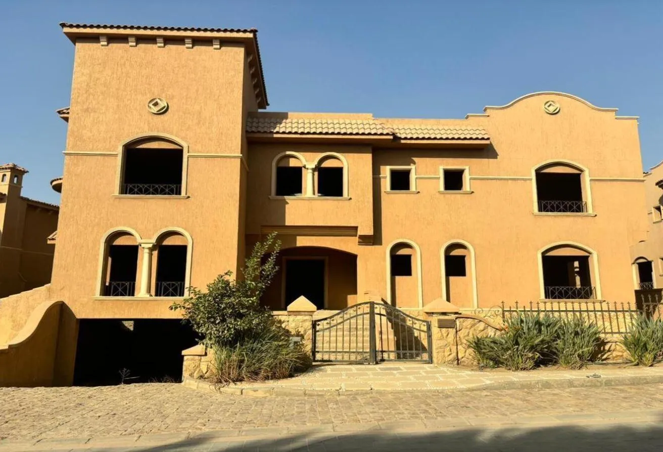 Sale in Leena Springs: Villa for sale below market price in Leena Springs