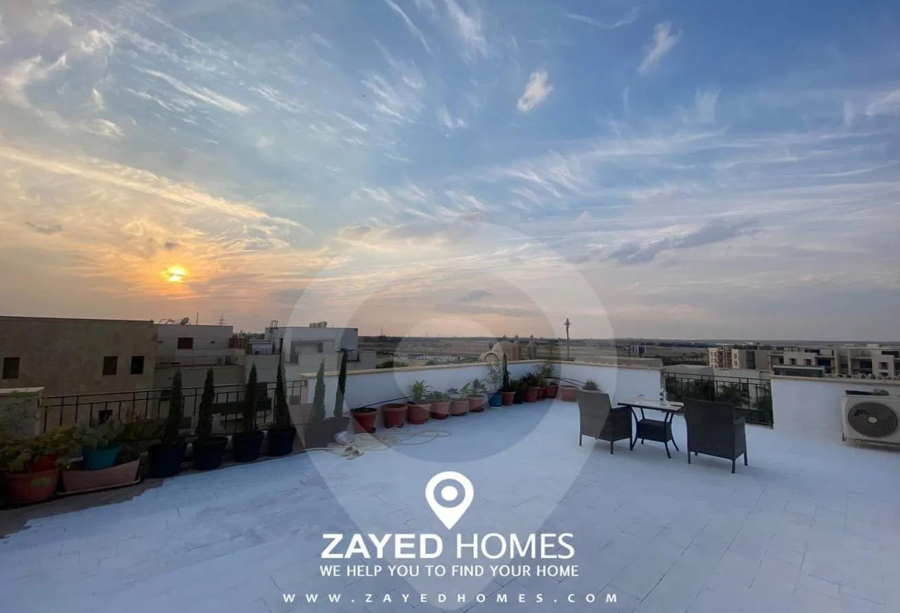 Sale in The Courtyard: Apartment for sale with all furniture n Court Yard