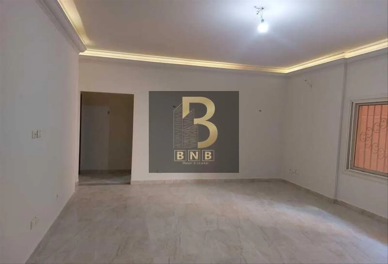 Rent in El Yasmeen 7: Apartment 180m prime location next to Petro Sport
