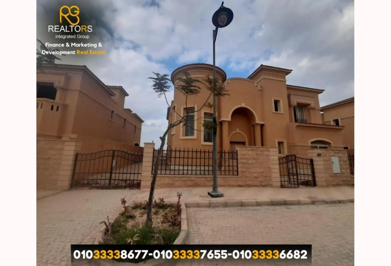 Sale in Royal Meadows: فيلا مستقله للبيع 900م كموند رويال ميدوز تسهيلات 7