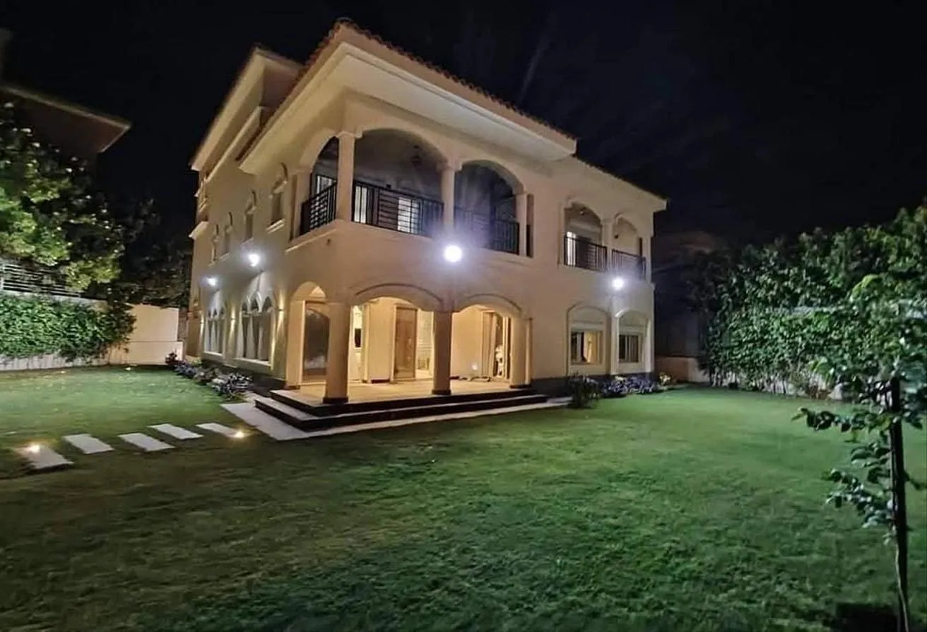 Sale in Rehab City Sixth Phase: فيلا تشطيبات خاصه موقع رائع الرحاب هيلز