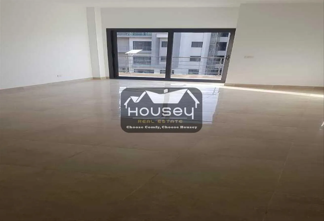 Sale in Moon Residences: shop 120m with installments in The Mall Al Marasem
