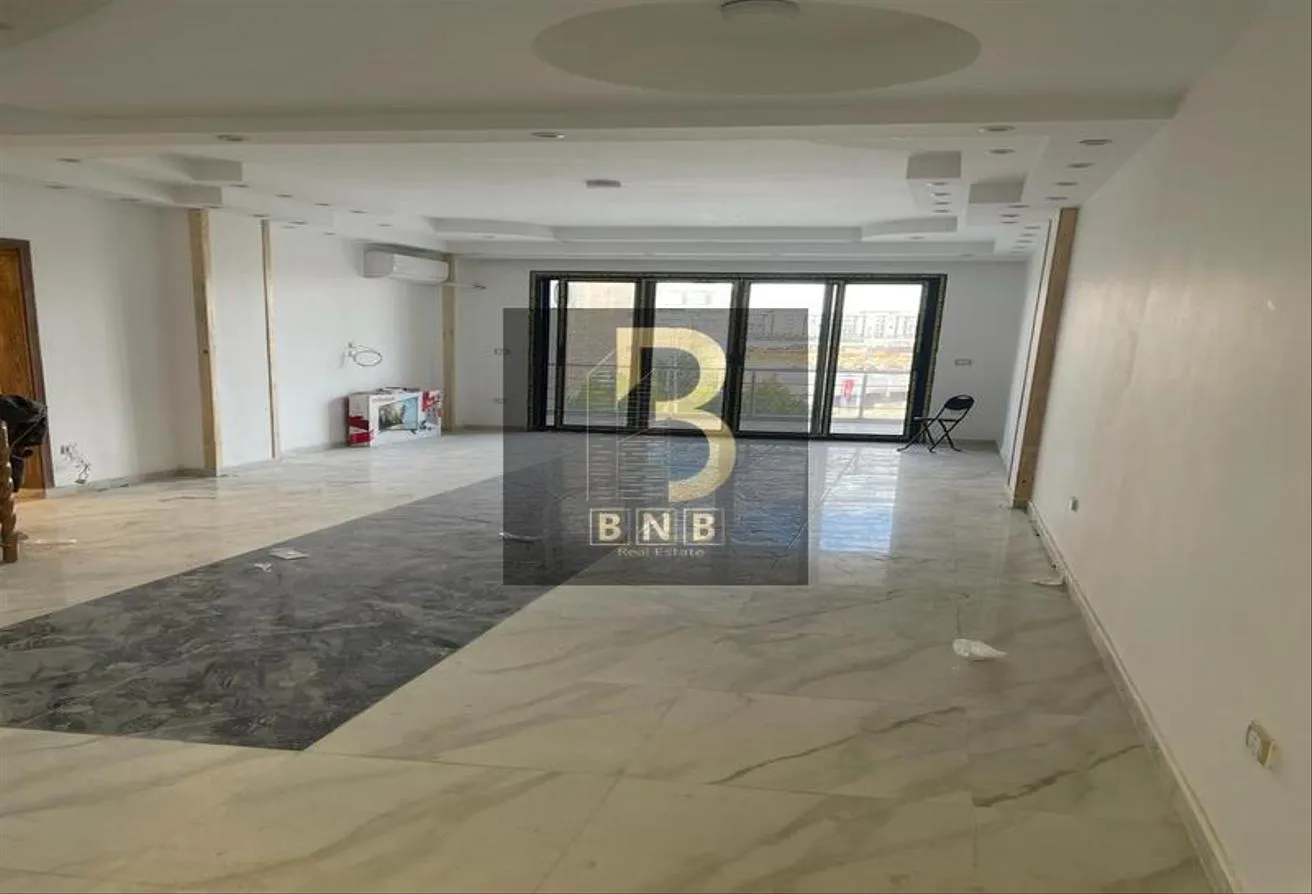 Rent in Midtown: Penthouse with Kitchen+ACs in Midtown