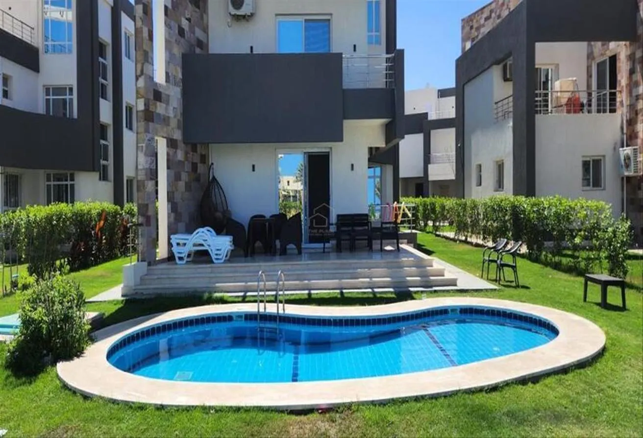 Sale in Marseilia Beach 1: 6 bedroom villa for sale in Marseilia Beach